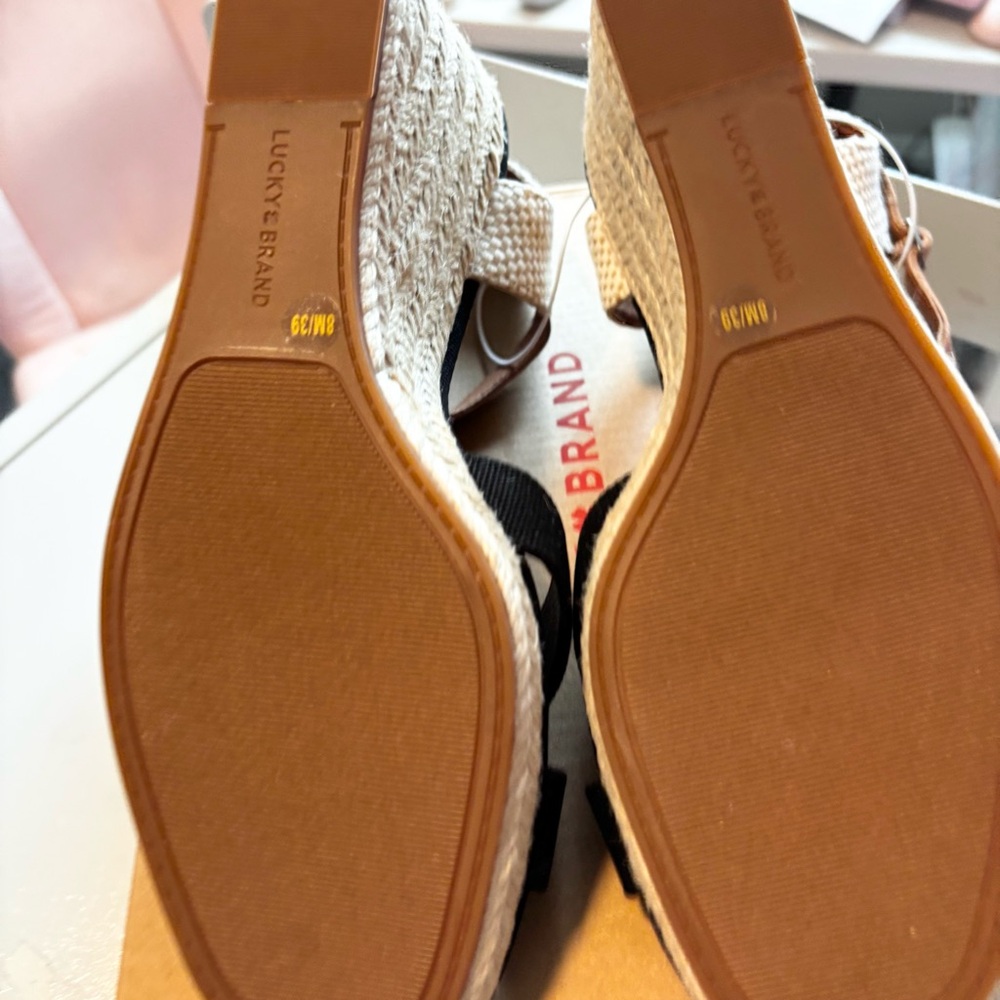 NEW Lucky Brand Maeylee Ladies Wedge in Black Size 8 New In Box - Picture 6 of 10